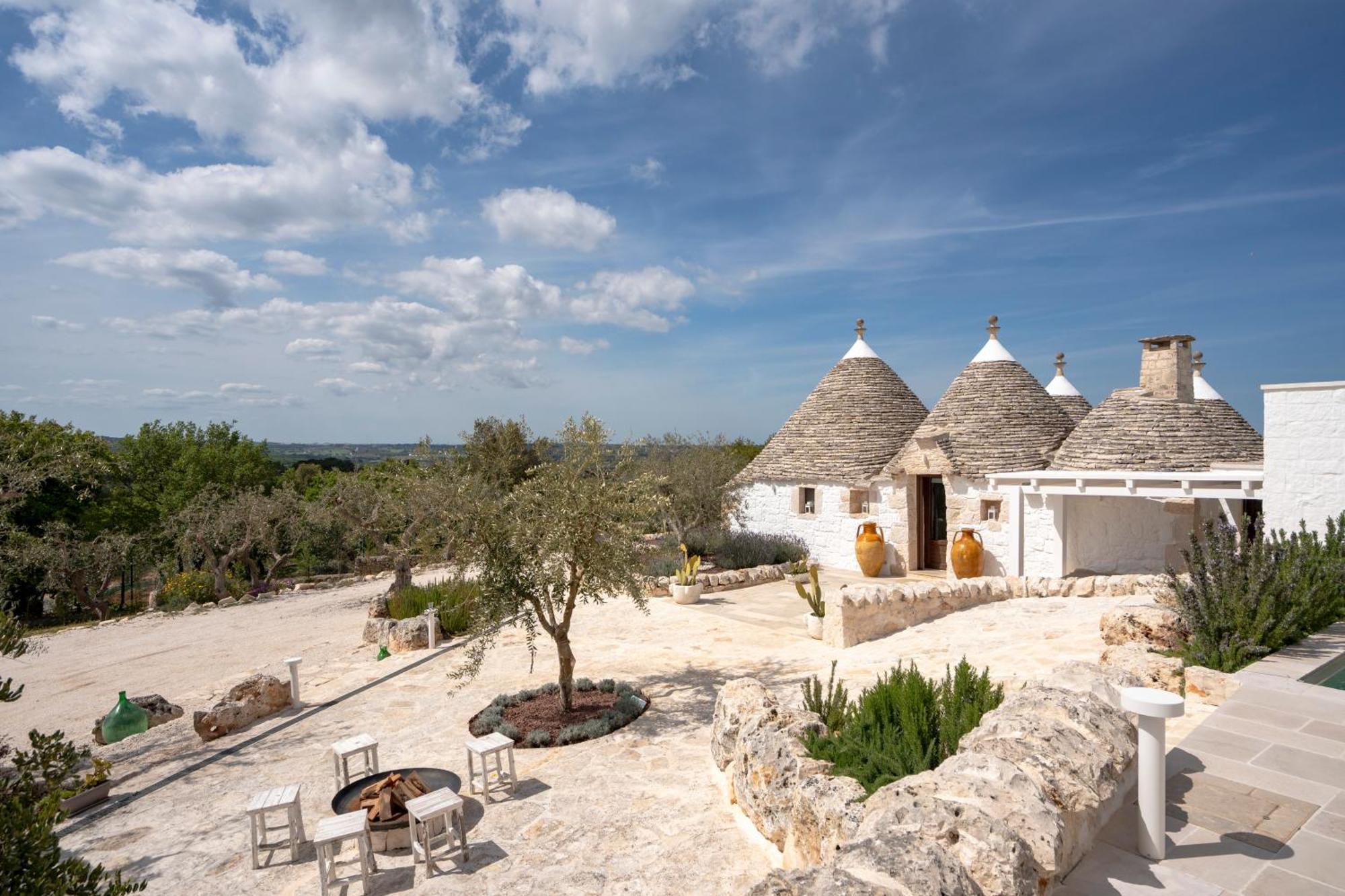 Trullo Perla Greta - Luxury Country Villa & Private Heated Pool Алберобело Екстериор снимка