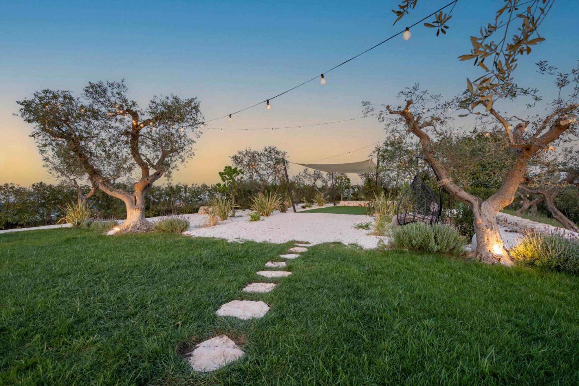 Trullo Perla Greta - Luxury Country Villa & Private Heated Pool Алберобело Екстериор снимка